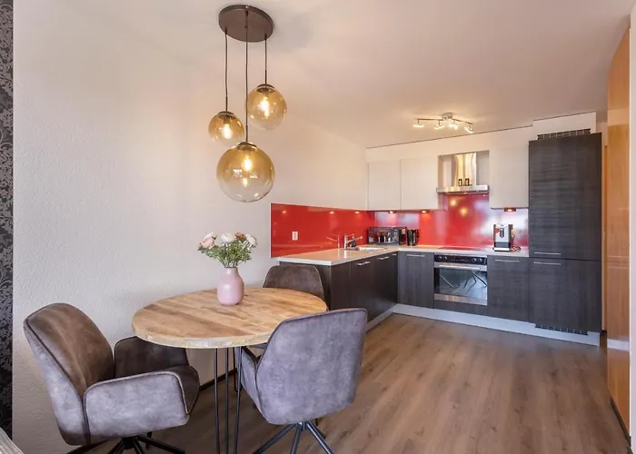 아파트 Once Upon A Time 로이커바드